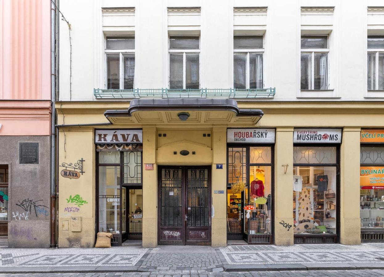 Charming 1 Bedroom Apartment In The City Center Of Praga Zewnętrze zdjęcie